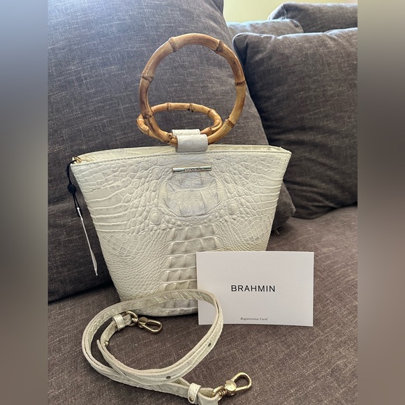 Gorgeous bag beautiful detail handle wood perfect size too - Picture 2 of 8